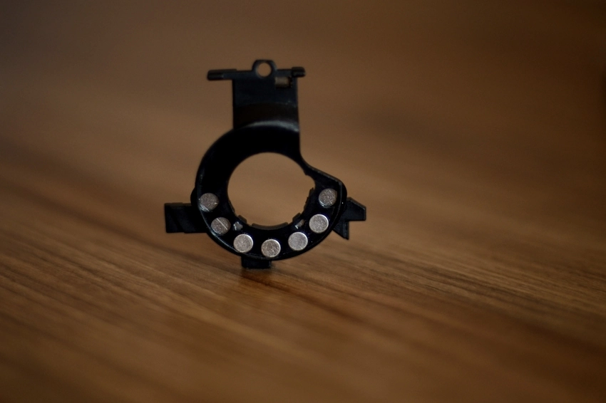 Obraz hamulca magnetycznego w multiplikatorze firmy Abu Garcia