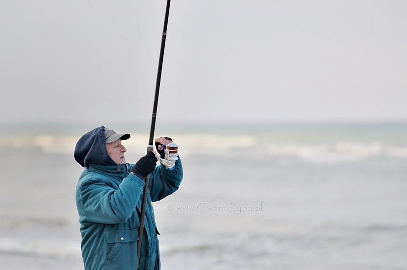 Pan Wiesław zacina morskiego leszcza
