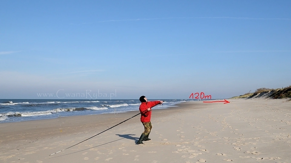 Na zdjęciu zaznaczono palik z odległością 120 metrów Century wykonało rzut powyżej 180 metrów