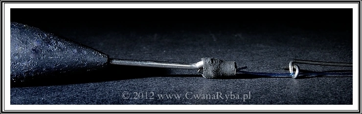 Gumowy amortyzator na węźle do ciężarka surfcastingowego