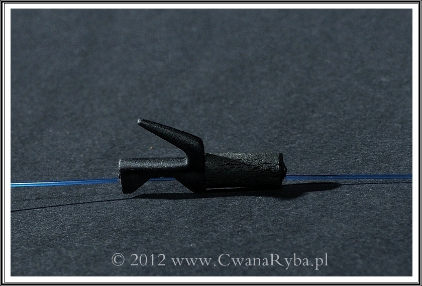 Klips surfcastingowy do trzymania haczyka podczas rzutów