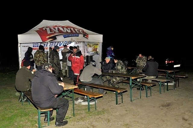 Z pełnym żołądkiem lepiej jest świętować zwycięstwo lub wygraną innych