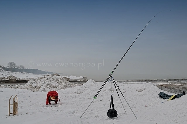 Uroki wędkarstwa plażowego podczas okresu zimowego