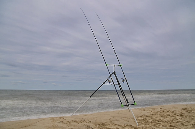 tripod bez obciążenia na słabym wietrze