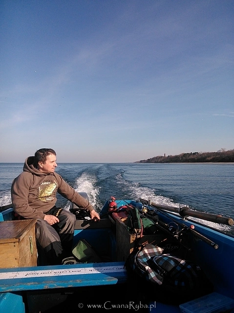 Kolega Jurek i jego łódz wodowana w Gąskach